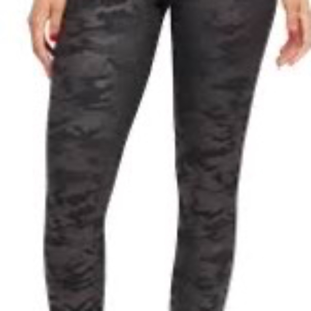 Spanx Faux Leather Camo Leggings Matte Black Size Small NWT